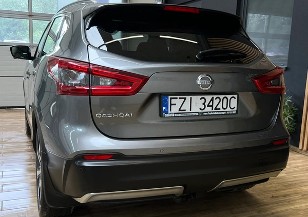 Nissan Qashqai cena 73900 przebieg: 106000, rok produkcji 2018 z Woźniki małe 742